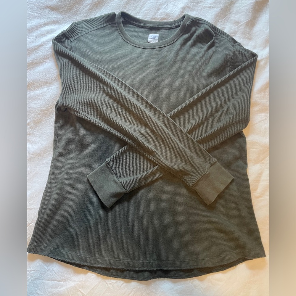 GAP Men’s Long Sleeve Waffle Crewneck T-Shirt